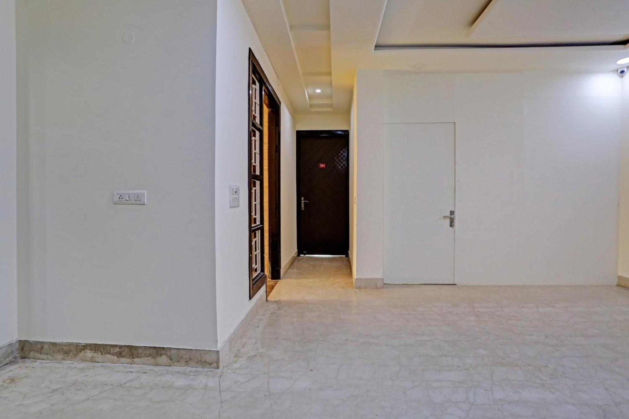 Hotel O Golden Key Inn Punjabi Bagh نيودلهي المظهر الخارجي الصورة