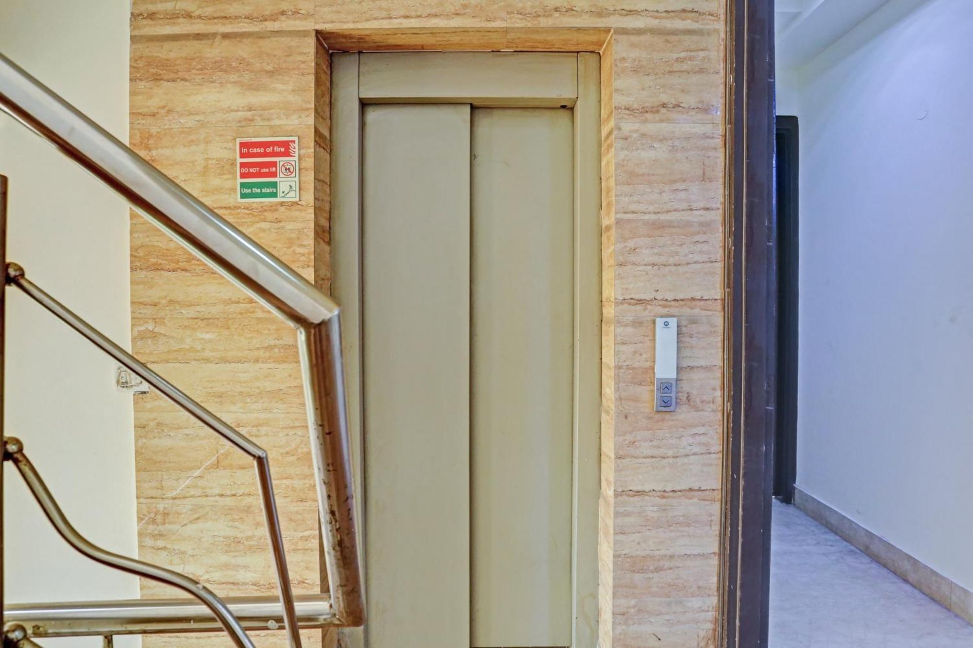 Hotel O Golden Key Inn Punjabi Bagh نيودلهي المظهر الخارجي الصورة