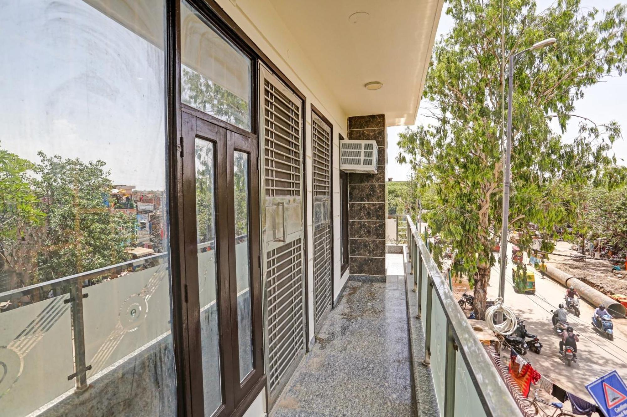 Hotel O Golden Key Inn Punjabi Bagh نيودلهي المظهر الخارجي الصورة
